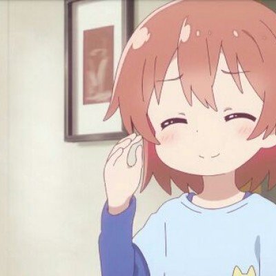 职校门口排起长队